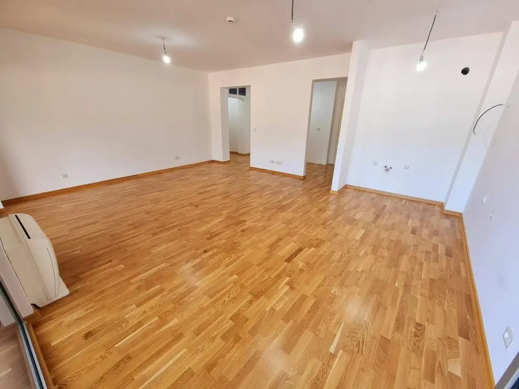 Nenameštena prostorija