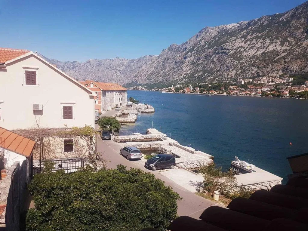 Pogled na zaliv odmah do mora