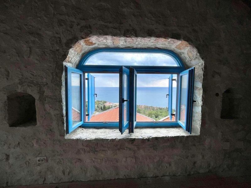 Pogled sa plavih prozora