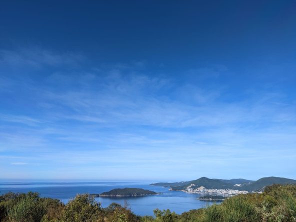 Plac na Čelobrdu površine 4000 m2 sa pogledom na more