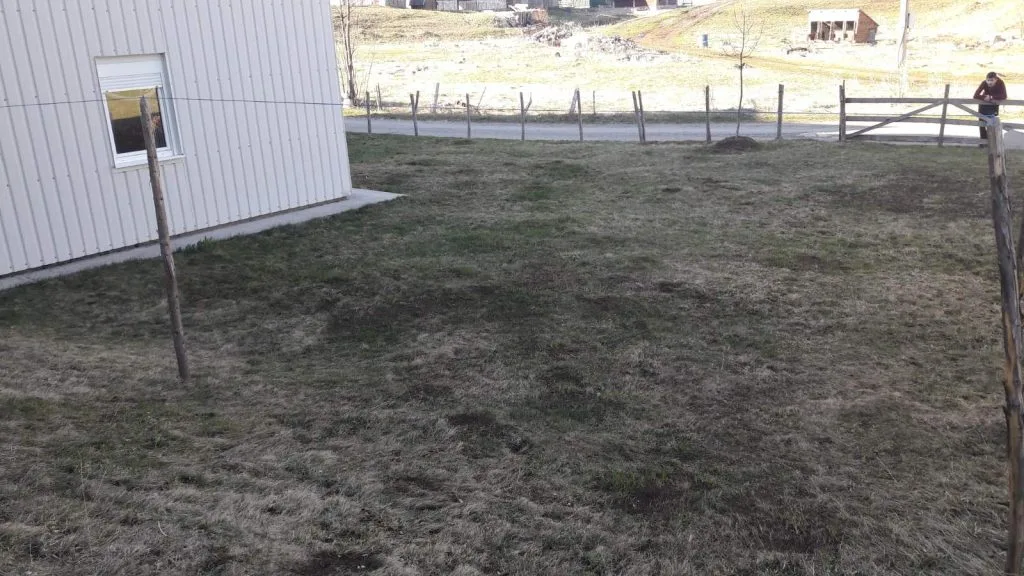 Prostor ispred kuće