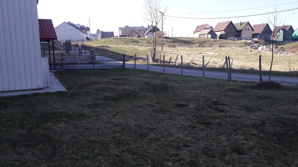 Dvorište kuće na Žabljaku