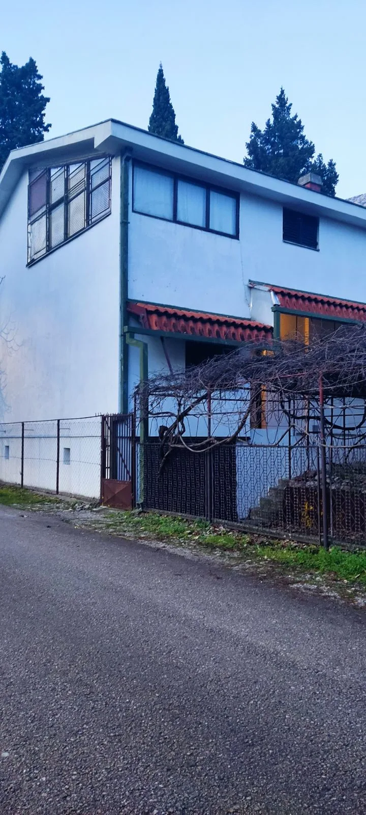 Kuća sa građevinskom dozvolom