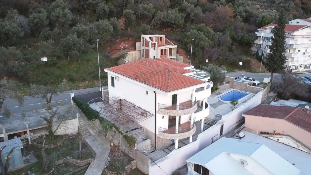 Bela kuća
