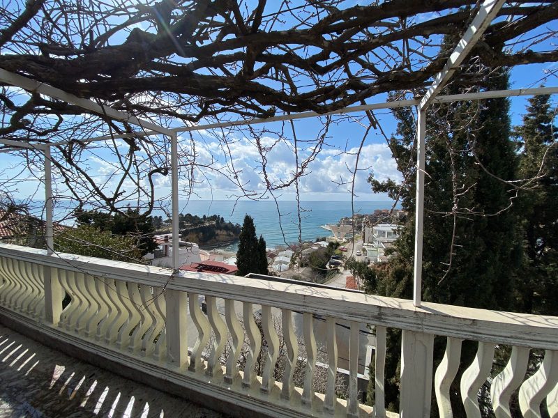Pogled na more sa terase