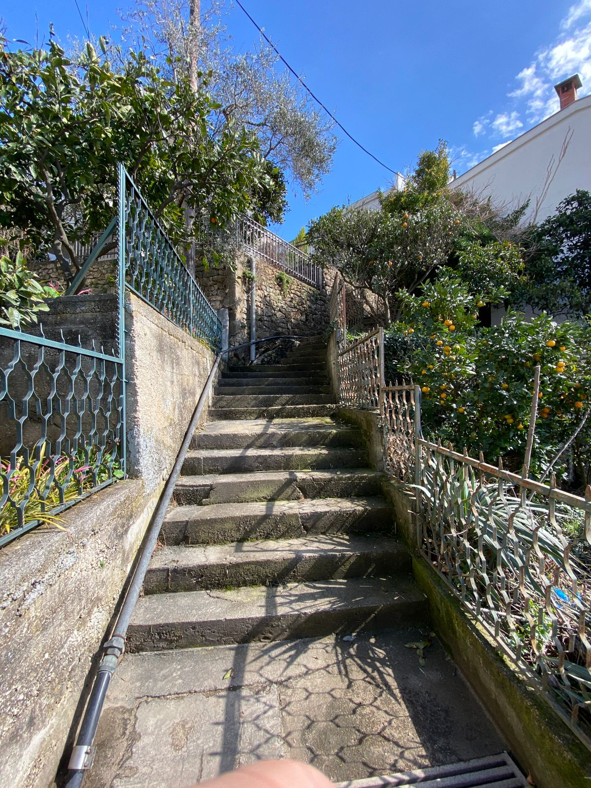 Stepenice ispred kuće