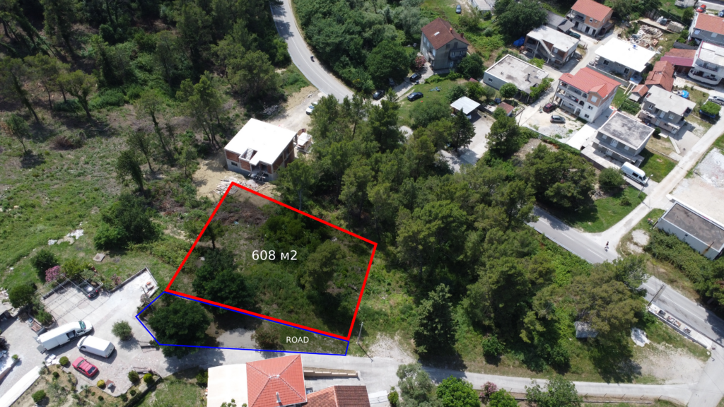 Urbanizovan plac za izgradnju stambene zgrade u Tivtu