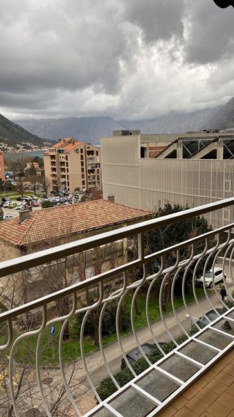 dvosoban stan u Kotoru sa pogledom na more