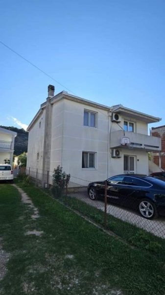 kuća sa placem u Crnoj Gori