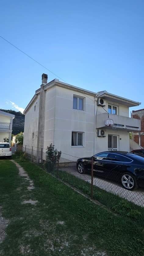 kuća sa placem u Crnoj Gori