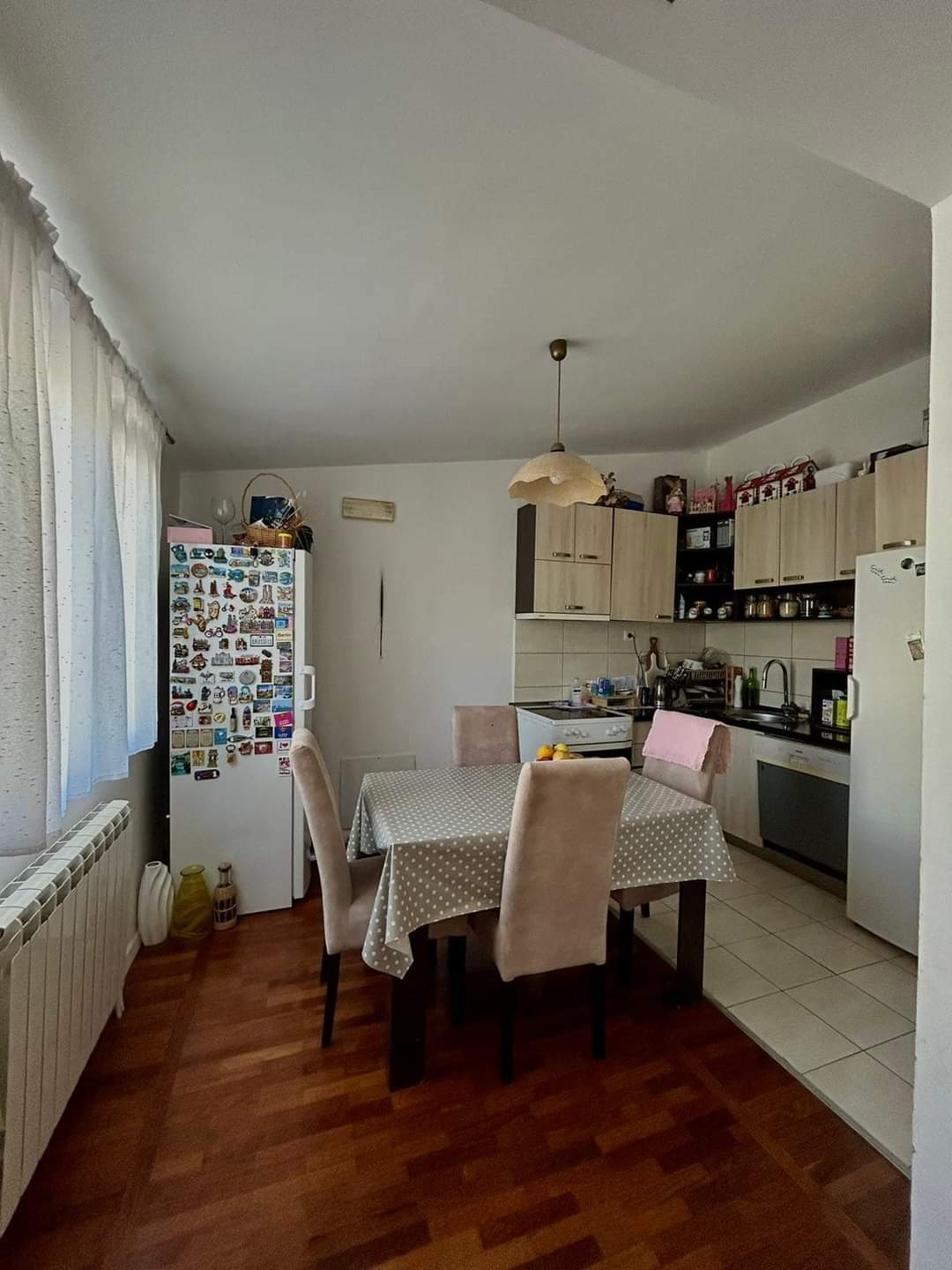 opremljena kuća sa placem u Baru