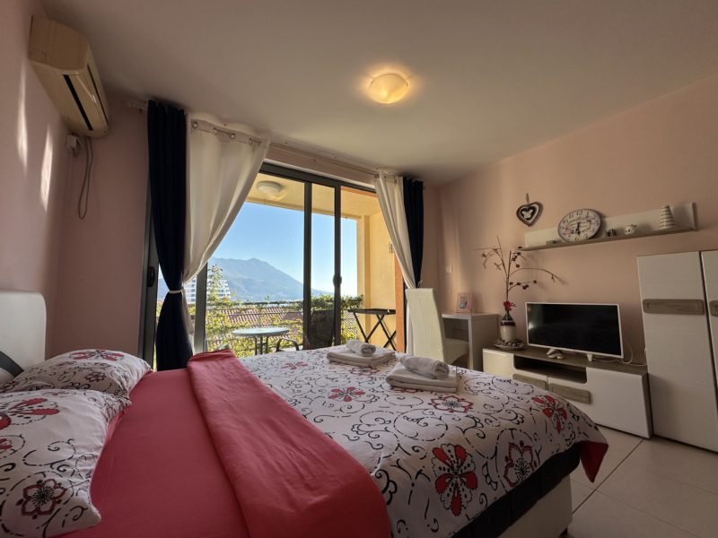 opremeljen stan u Bečićima