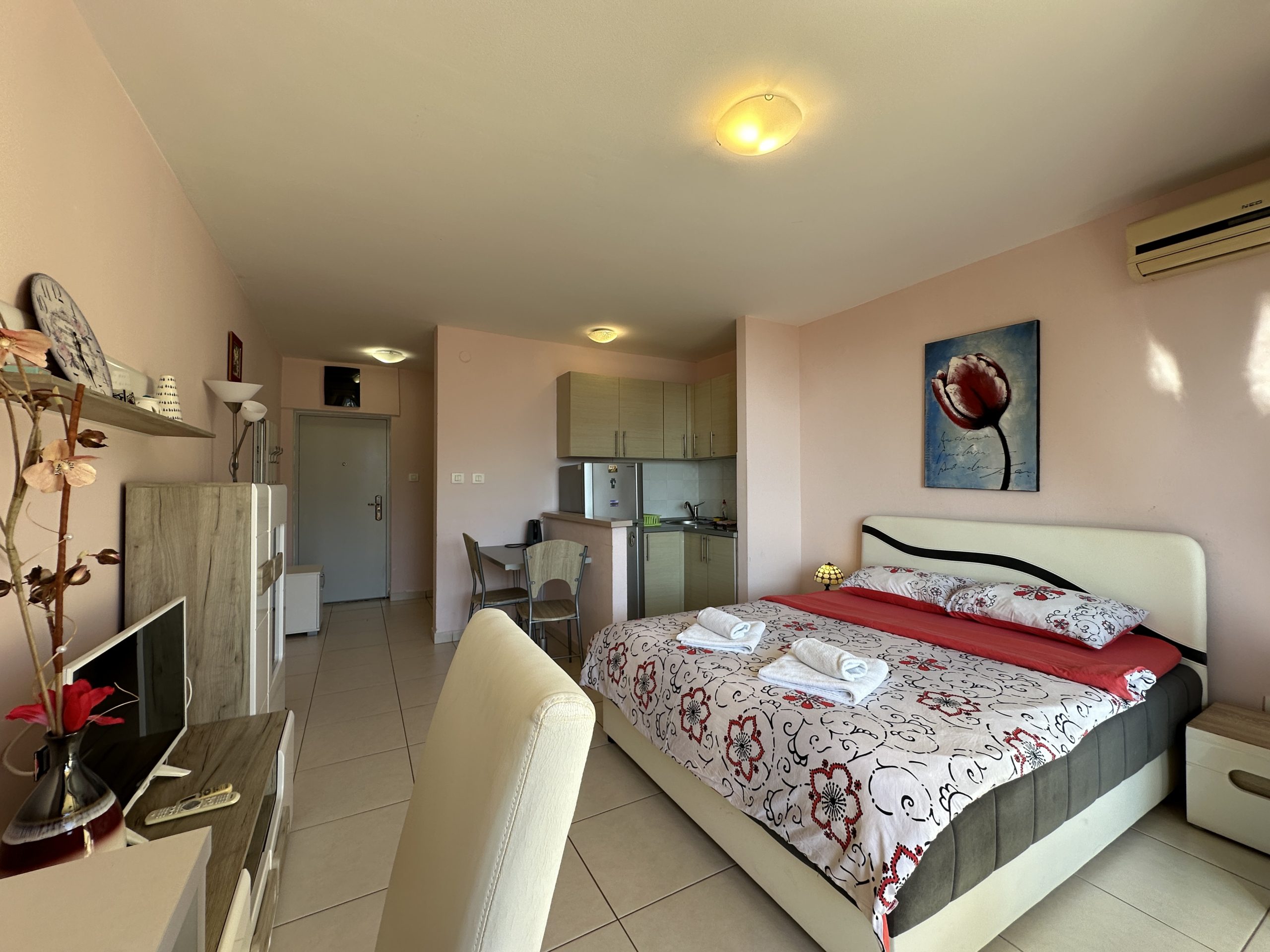 garsonjera sa nameštajem u Crnoj Gori