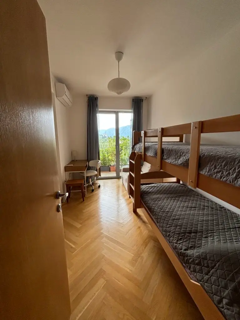 stan u Crnoj Gori u kompleksu sa bazenom