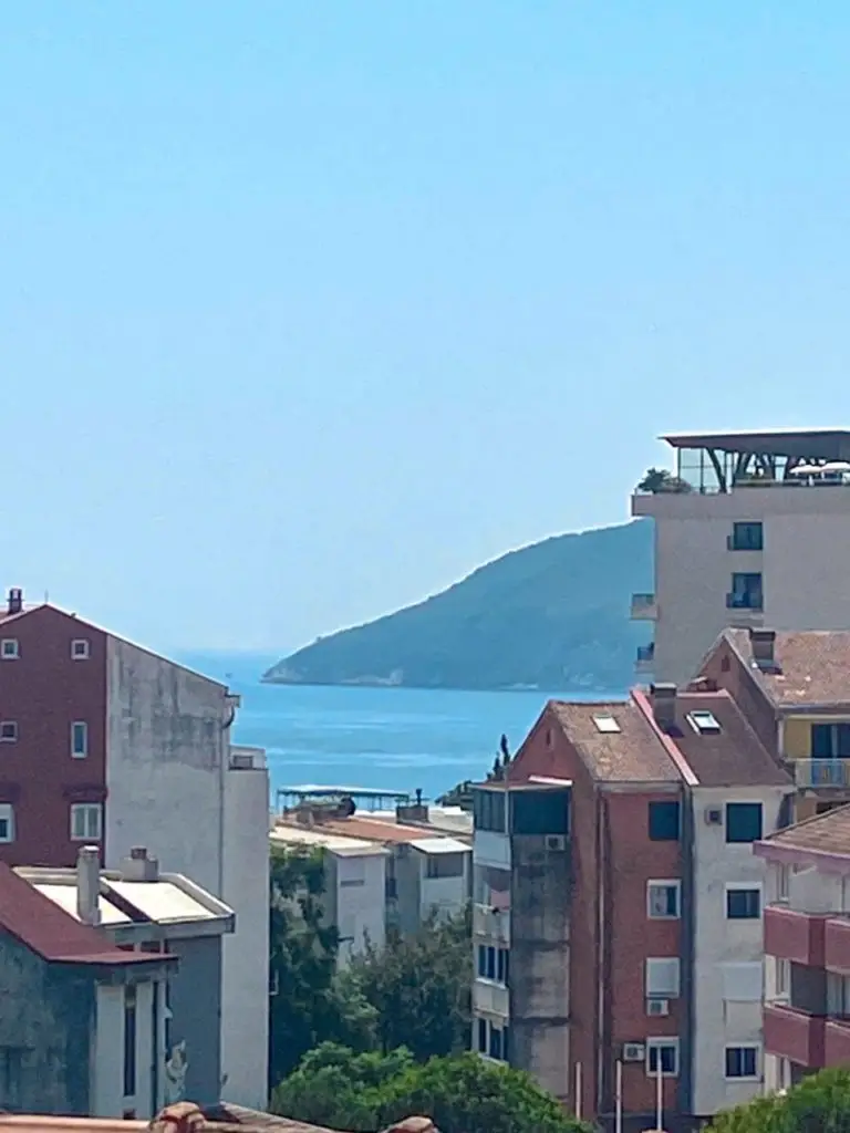 renoviran dvosoban dupleks u naselju Adok