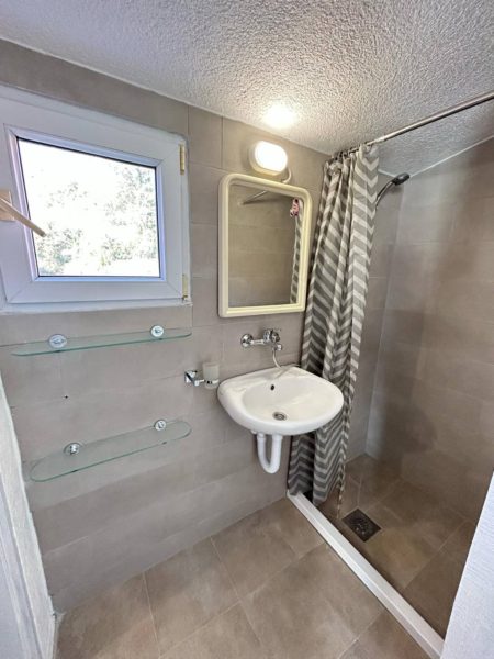 opremljena trospratna kuća u Crnoj Gori