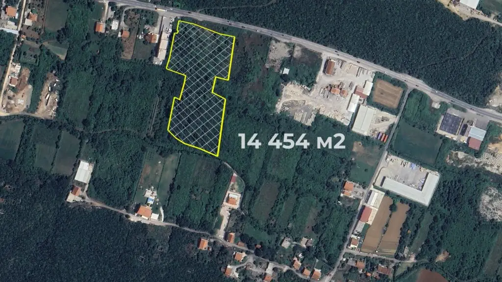 plac uz Jadransku magistralu