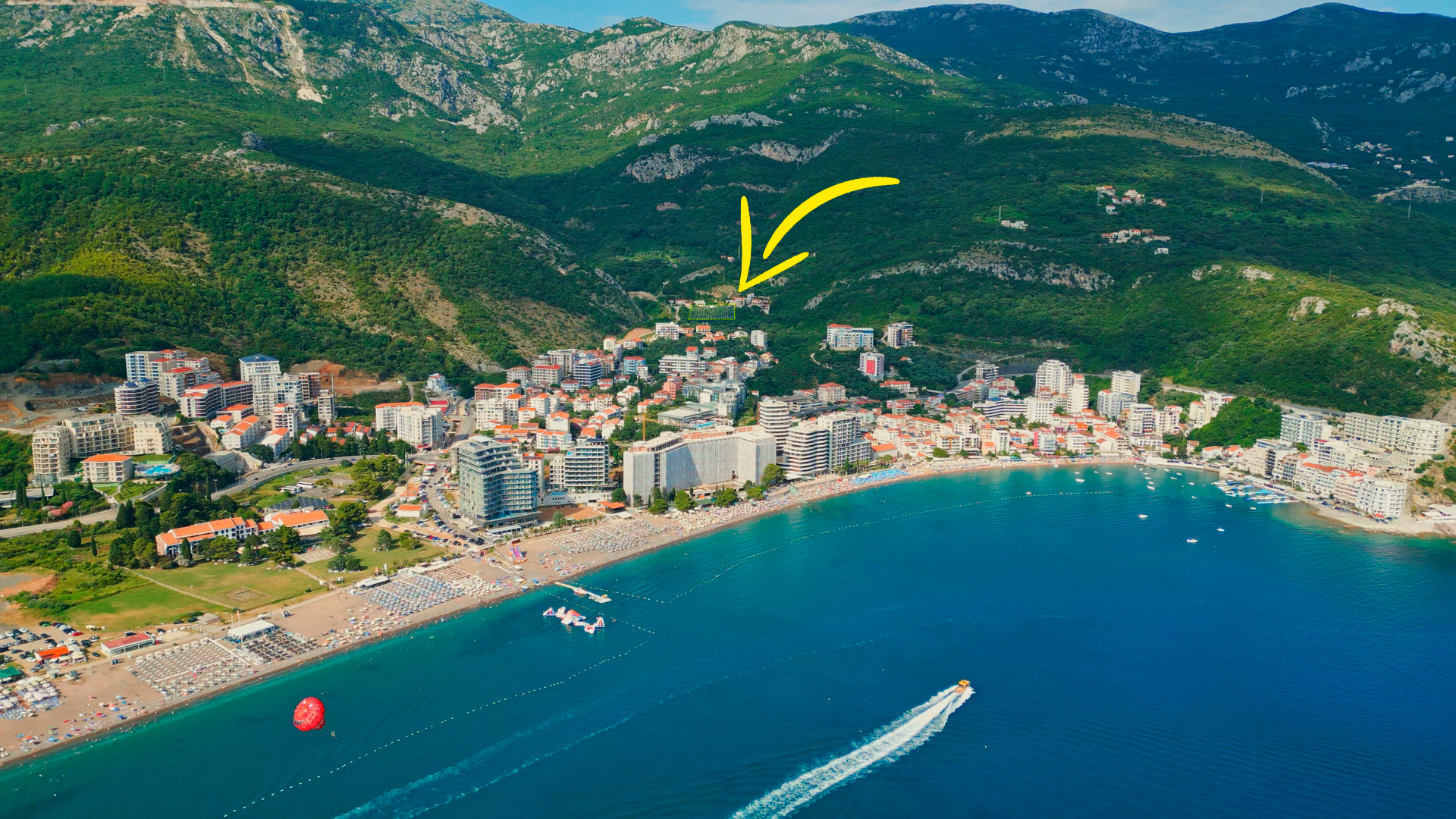 plac u Bečićima sa pogledom na more