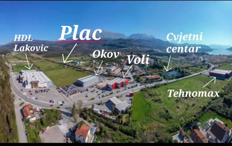 Aerial view of shopping area labeled HDL Lakovic, Plac, Okov, Voli, Cvjetni centar, Tehnomax