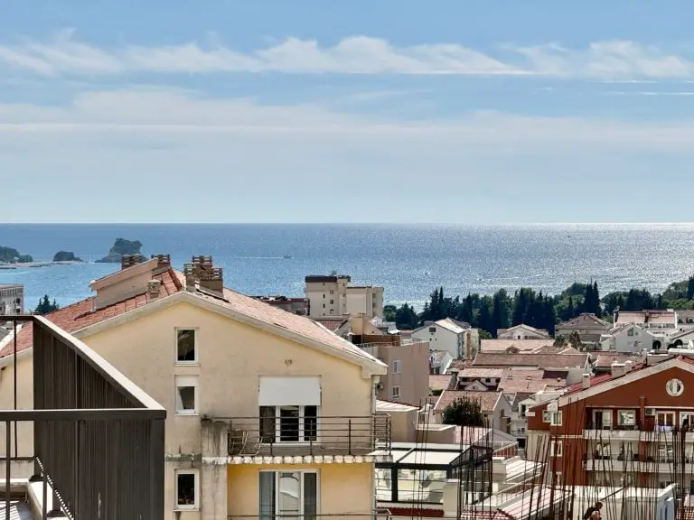 Coastal neighborhood with houses overlooking the sea